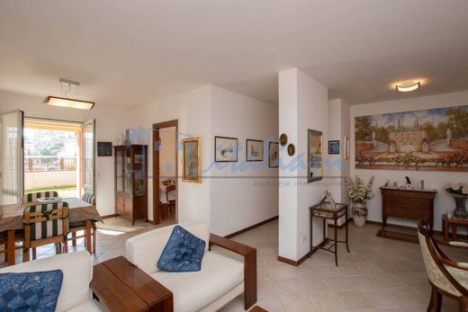Piso / Apartamento en Varazze, Provincia di Savona