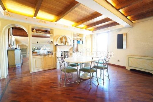 Cobertura - Bolonha, Emilia-Romagna