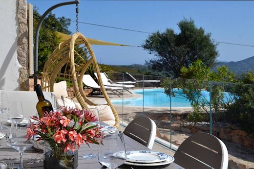 Villa en Loiri Porto San Paolo, Provincia di Sassari