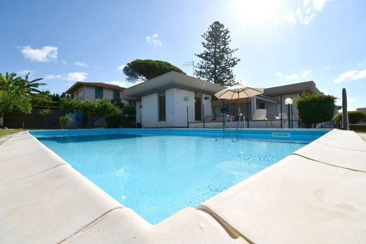 Villa a Quartu Sant'Elena, Cagliari