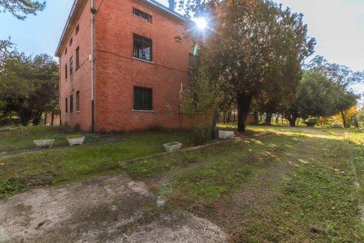 Villa in Calderara di Reno, Bologna
