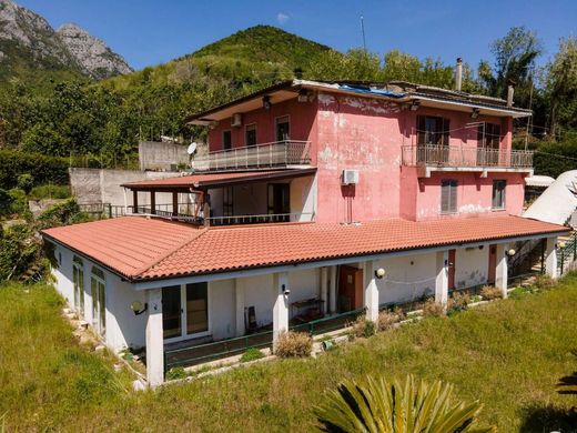 Villa in Cava de' Tirreni, Provincia di Salerno