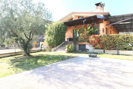 Villa in Lonato, Provincia di Brescia