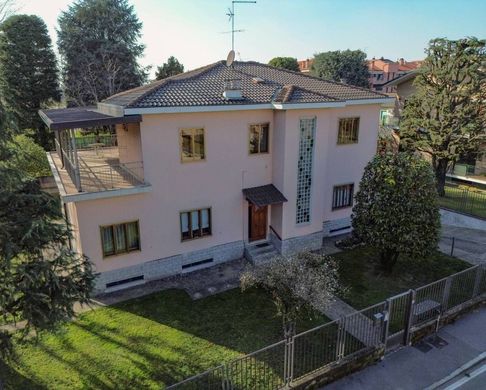 Villa à Cernusco sul Naviglio, Milan