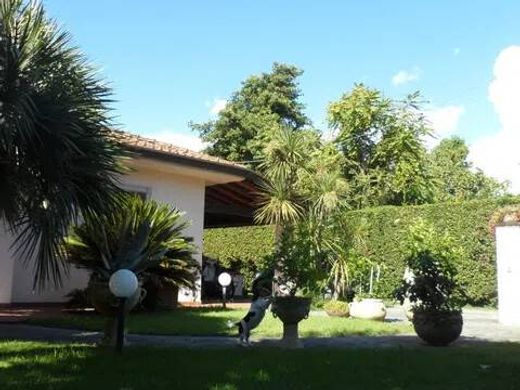 Villa Pietrasanta, Lucca ilçesinde