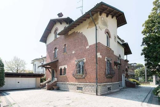 Villa en Cesano Maderno, Provincia di Monza e della Brianza