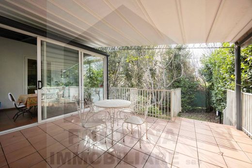 ﻓﻴﻼ ﻓﻲ بولونيا, Bologna