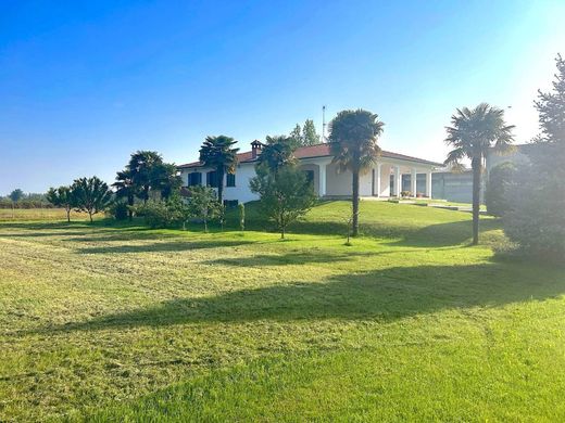 Villa in Dorno, Provincia di Pavia