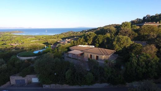 Villa Castiglione della Pescaia, Grosseto ilçesinde