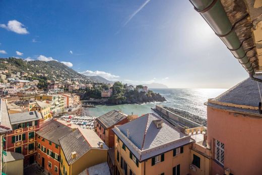 Appartamento a Genova, Liguria