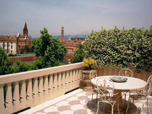 Penthouse Verona, Verona ilçesinde