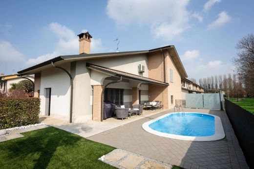 Villa in Agnadello, Provincia di Cremona