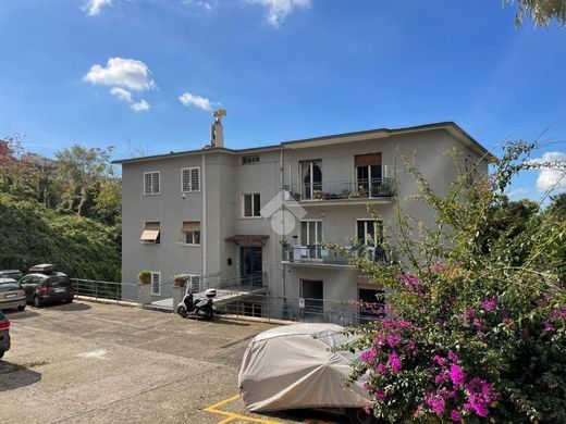 Appartamento a Napoli, Campania