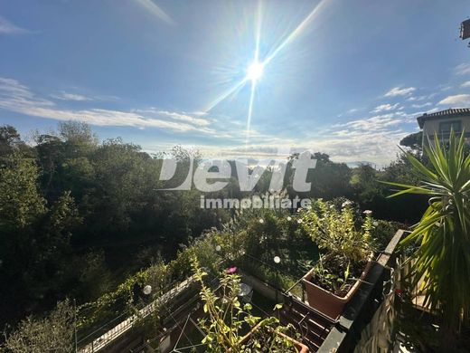 Appartamento a Napoli, Campania