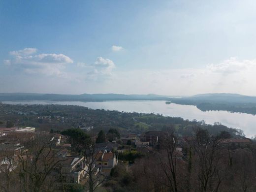 Villa in Comerio, Provincia di Varese