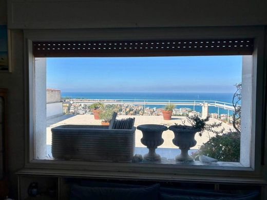 Appartamento a Ancona, Marche