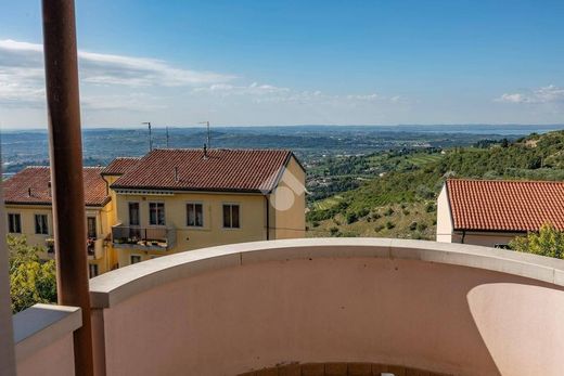 Villa in Sant'Ambrogio di Valpollicella, Provincia di Verona