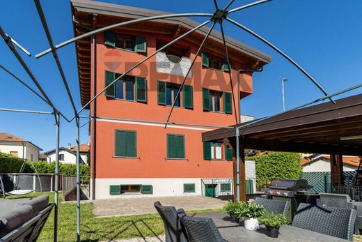 Willa w Cantù, Provincia di Como