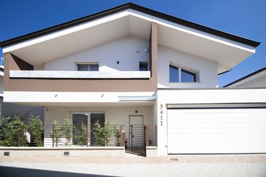 别墅  Uboldo, 瓦雷泽省