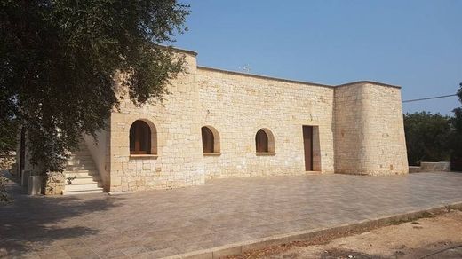 Köy evi San Michele Salentino, Brindisi ilçesinde