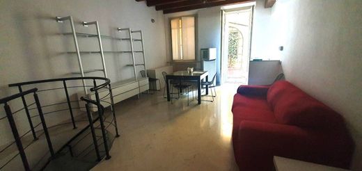 Appartement in Mantova, Provincia di Mantova