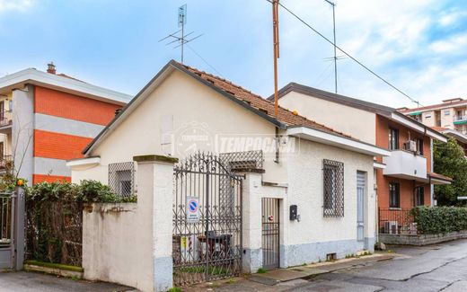 Luxury home in Collegno, Turin