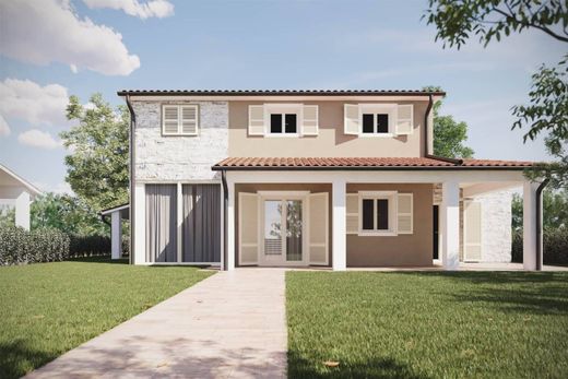 Apartment / Etagenwohnung in Cecina, Provincia di Livorno