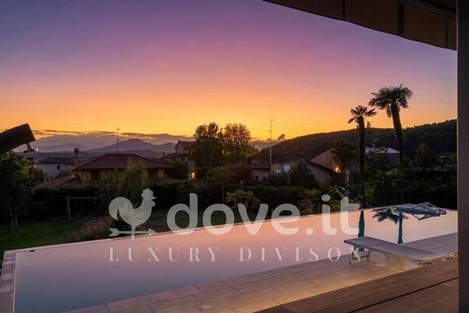 Villa in Parè, Provincia di Como