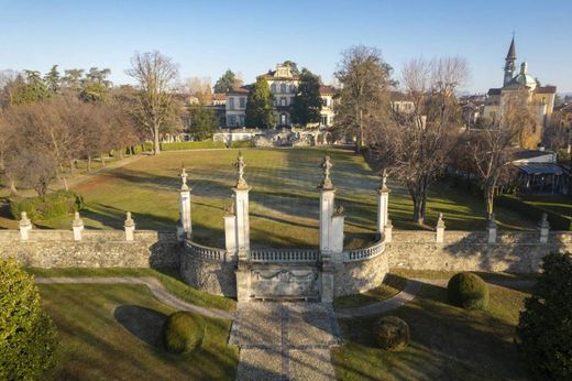 Appartement à Besana in Brianza, Provincia di Monza e della Brianza