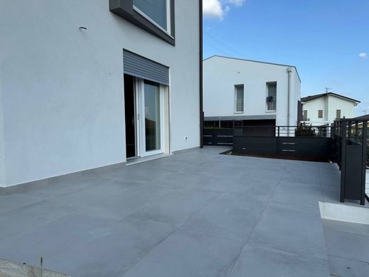 Villa in Creazzo, Provincia di Vicenza