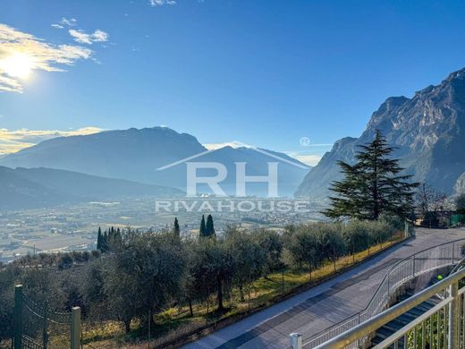 Villa in Riva del Garda, Trento