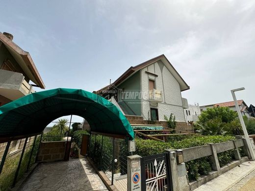 Villa in Francavilla al Mare, Provincia di Chieti