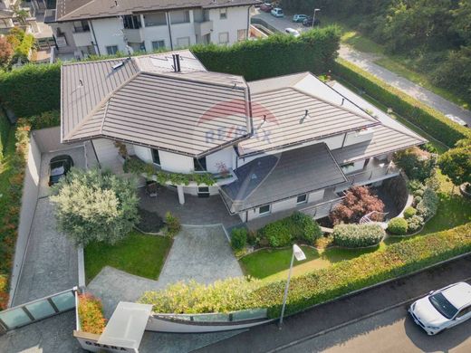 Villa Villa Cortese, Milano ilçesinde