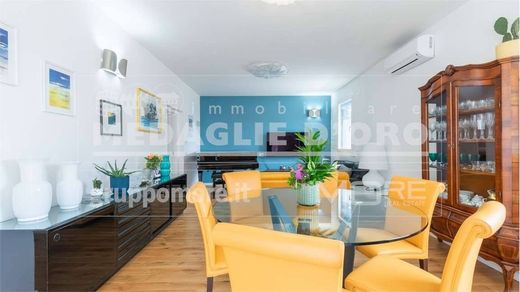 Penthouse in Modena, Provincia di Modena