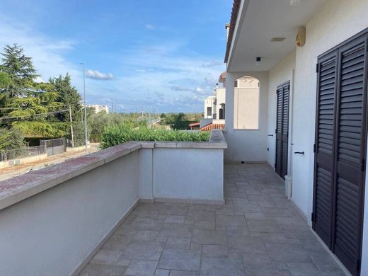 Villa in Trani, Provincia di Barletta - Andria - Trani