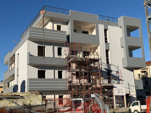 Cobertura - Carugate, Milão