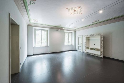 Apartment / Etagenwohnung in Modena, Provincia di Modena