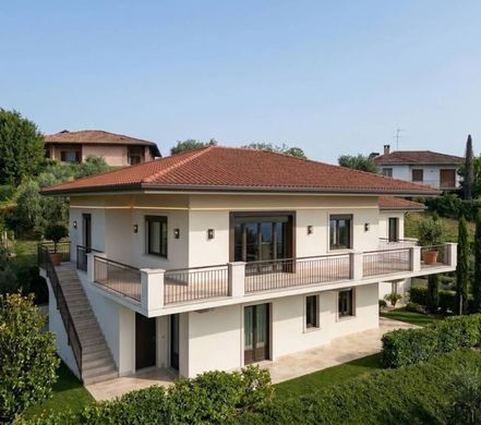 Villa in Lonato, Provincia di Brescia