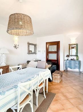 Apartment / Etagenwohnung in Villasimius, Provincia del Sud Sardegna