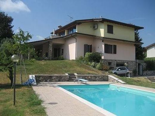 Villa in Puegnago sul Garda, Provincia di Brescia