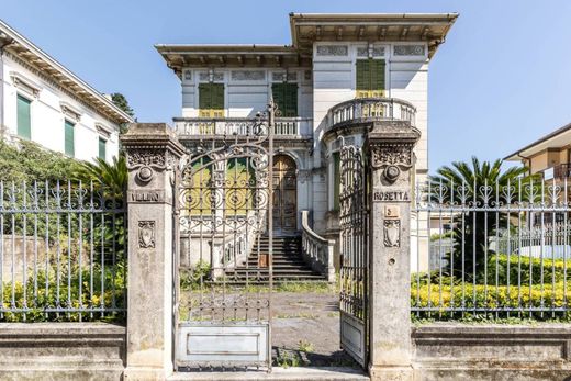 Villa a Lavagna, Genova
