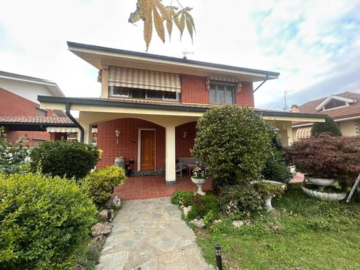 Villa in Volvera, Turin