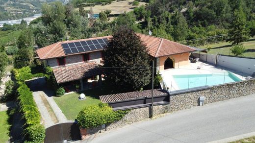 Country House in Cossano Belbo, Provincia di Cuneo