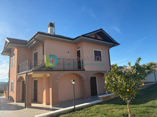 Villa in Colonnella, Provincia di Teramo