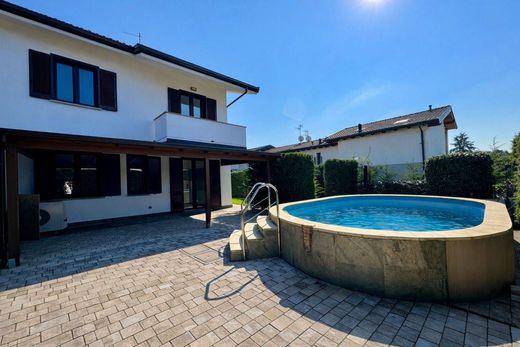 Villa in Bernareggio, Province of Monza and Brianza