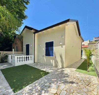 Villa a Riccione, Rimini