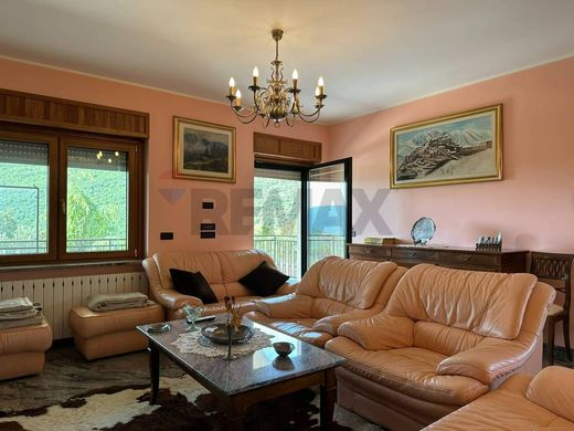 Вилла, Colli a Volturno, Provincia di Isernia