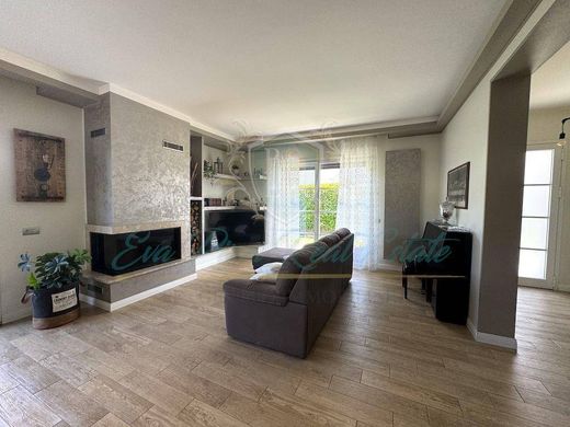 Villa in Castiraga Vidardo, Provincia di Lodi