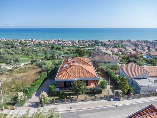 Villa in Silvi, Provincia di Teramo