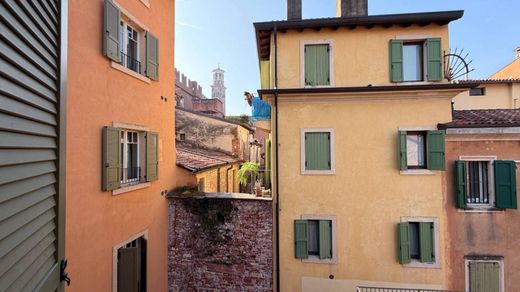 Appartamento a Verona, Veneto